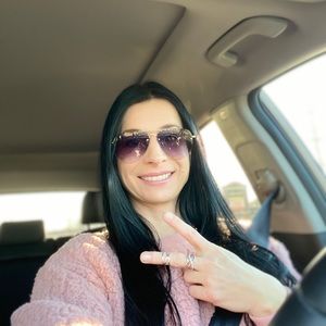 Meet your Posher, Anna